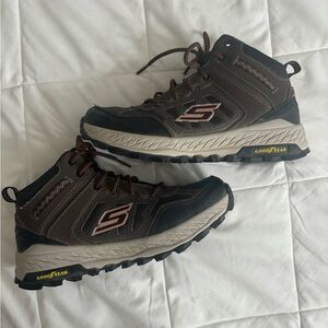 Sketchers - AirCooled Memory Foam Water Repellent 5 women’s